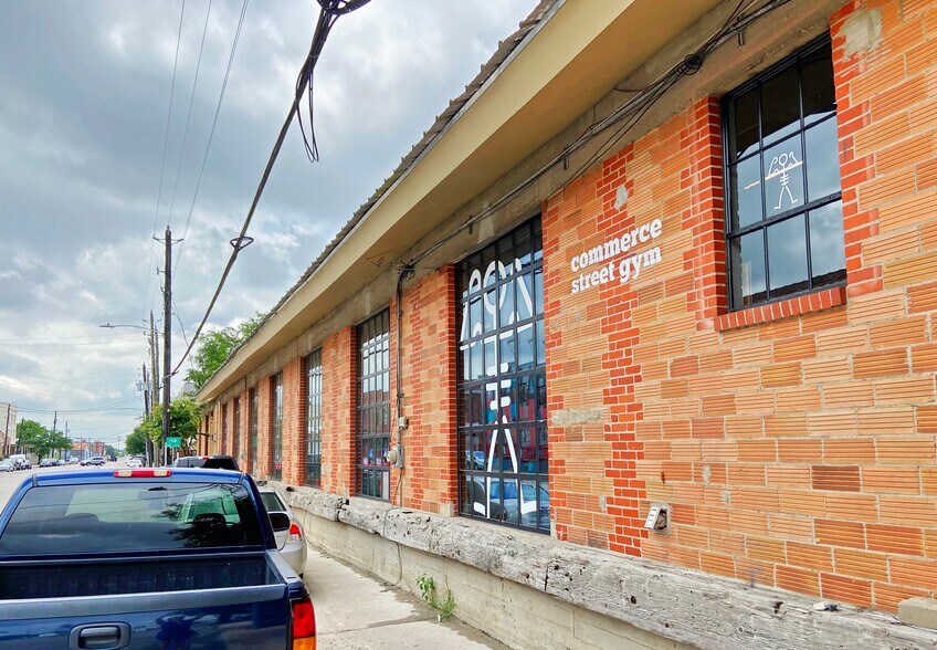 More Photos Of 2220 Commerce St, Houston Loft Creative Space For Lease