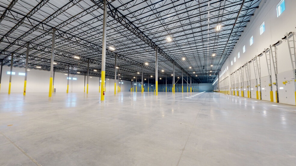 More Photos Of 925 Newark Ave, Elizabeth Unknown For Lease