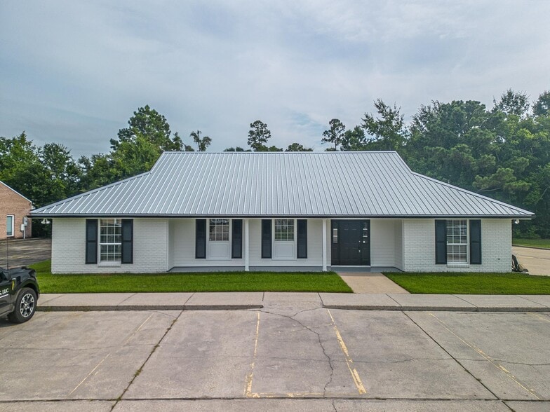 Primary Photo Of 831 Highway 90, Bay Saint Louis Office For Sale