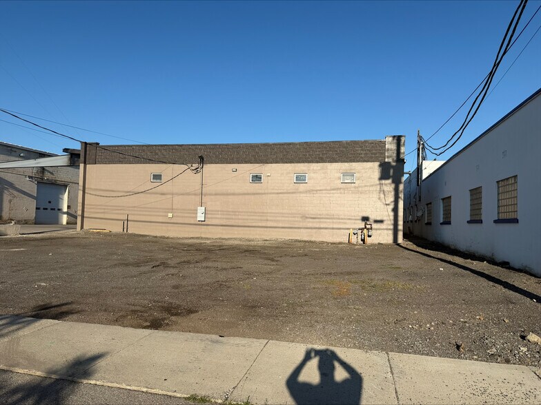 More Photos Of 1279 Mt Read Blvd, Rochester Warehouse For Lease