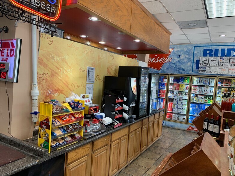 More Photos Of 12666 State Highway 31 W, Tyler Storefront For Sale