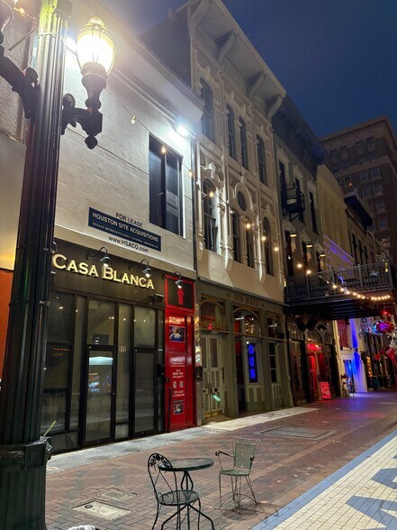 More Photos Of 312 Main St, Houston Restaurant For Lease