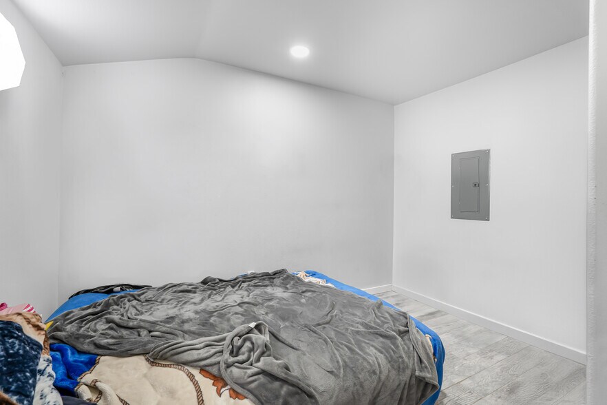 More Photos Of 136 N Garfield Ave, Oxnard Apartments For Sale