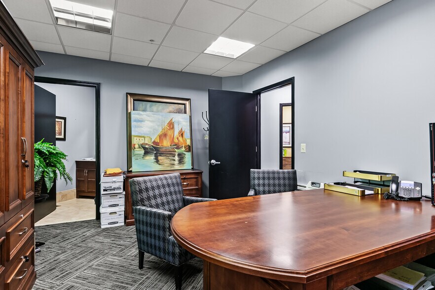 More Photos Of 10A JENNINGS Rd, Medford Medical For Sale