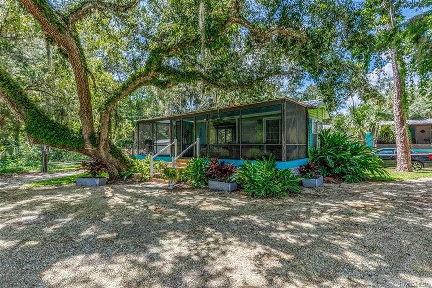 More Photos Of 6617 Riverside Dr, Yankeetown Marina For Sale