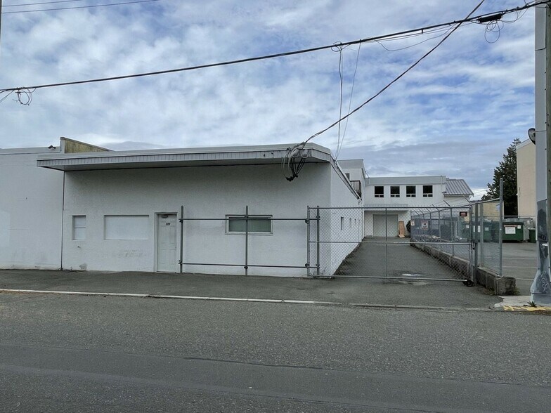 More Photos Of 721 Aldebury St, Victoria Industrial For Sale