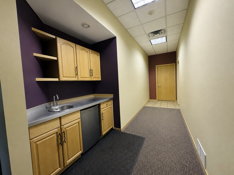 More Photos Of 6710 Quality Way, Portage Research And Development For Sale
