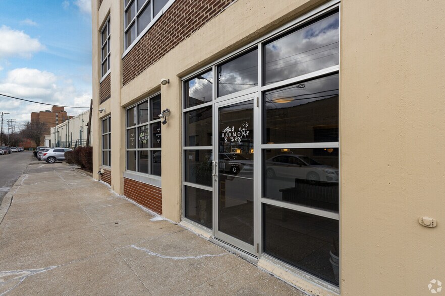 More Photos Of 201 S Highland Ave, Pittsburgh Office For Lease