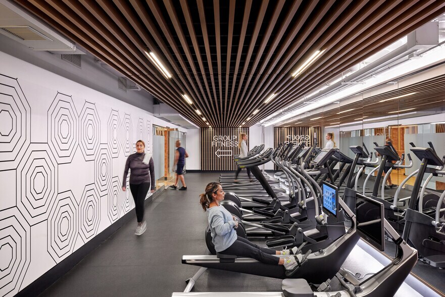 More Photos Of 1001 Pennsylvania Ave NW, Washington Office For Lease