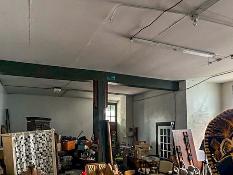 More Photos Of 301 E 25th St, Tacoma General Retail For Sale