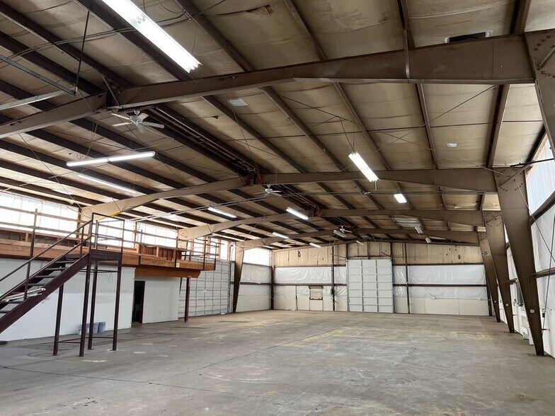 More Photos Of 1270 Interior St, Eugene Service For Lease