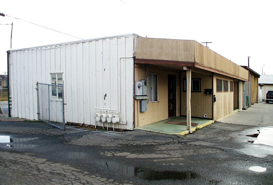 More Photos Of 1016-1038 Beamer St, Woodland Flex For Lease