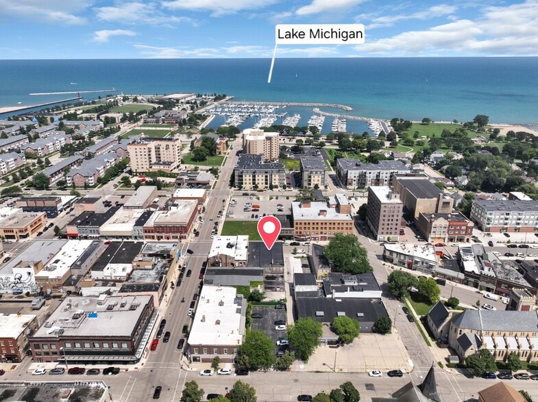 More Photos Of 5814 6th Ave, Kenosha Restaurant For Lease