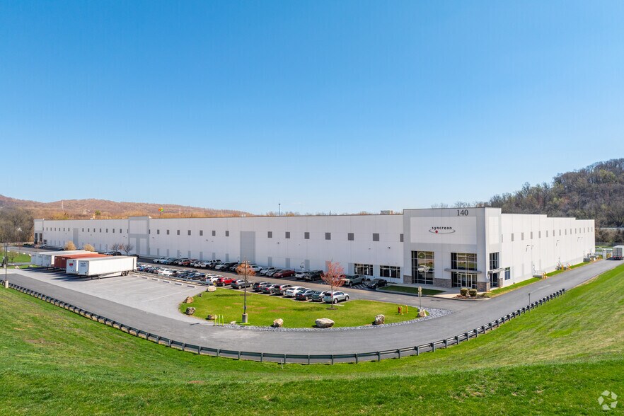 More Photos Of 140 Fulling Mill Rd, Middletown Distribution For Lease