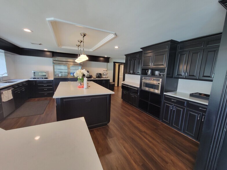 More Photos Of 23122 Valley Ranch Pky, Porter Coworking Space