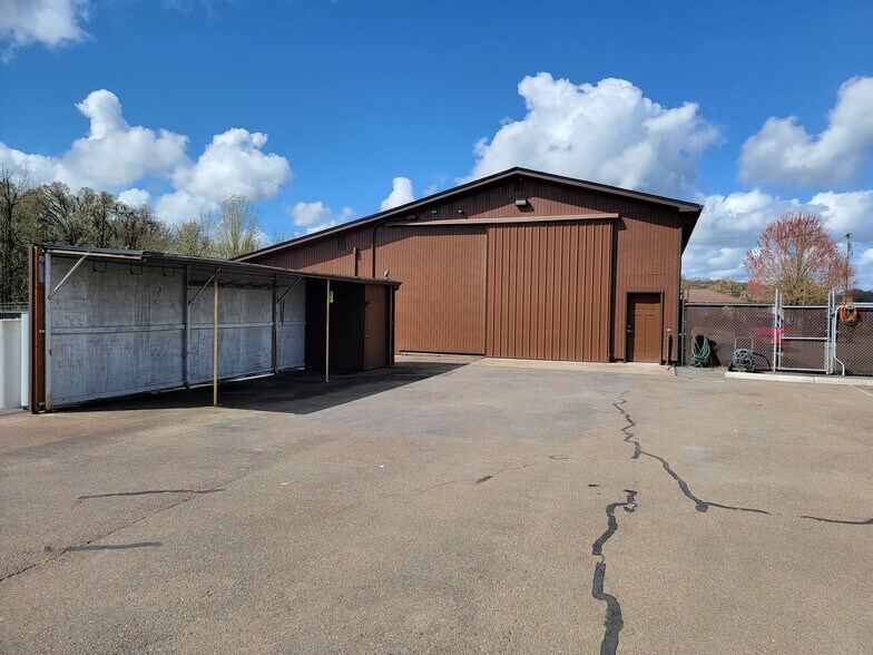 More Photos Of 4505 Marion St SE, Albany Office For Lease