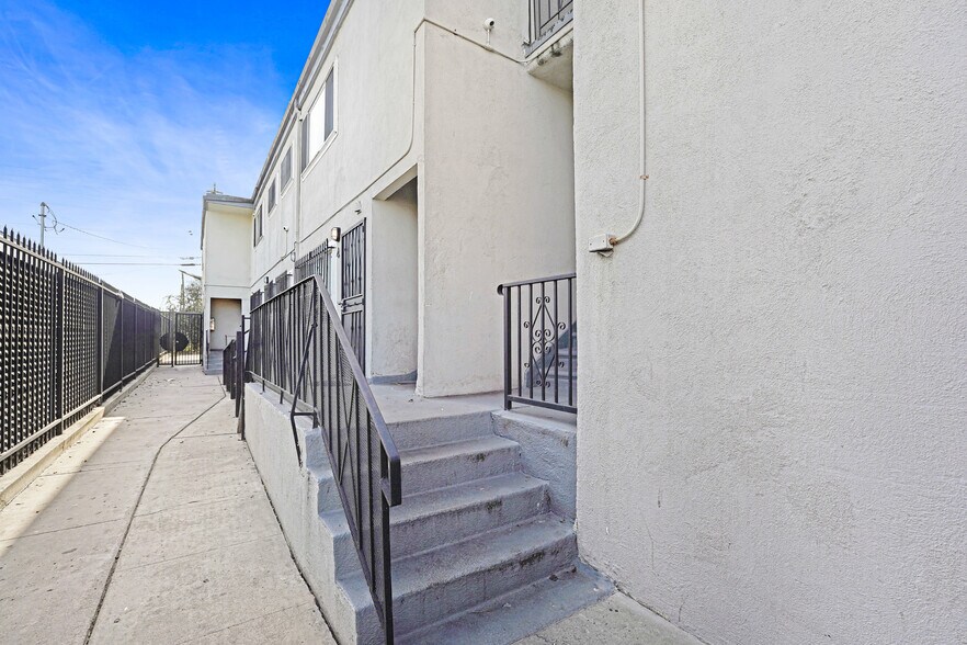 More Photos Of 1320 W 97th St, Los Angeles Apartments For Sale
