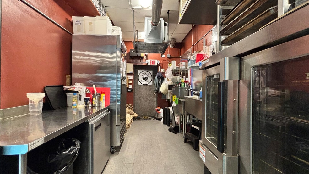 More Photos Of 17 S 9th St, Allentown Storefront For Sale