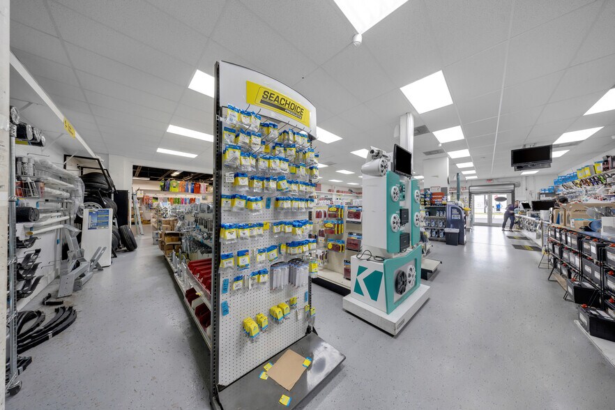 More Photos Of 887 E Okeechobee Rd, Hialeah General Retail For Sale