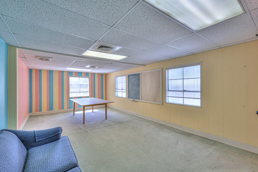 More Photos Of 228 S Military Ave, Lawrenceburg Religious Facility For Sale