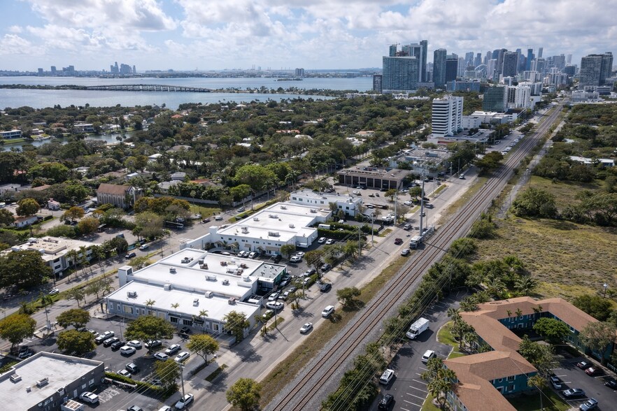More Photos Of 5084 Biscayne Blvd, Miami General Retail For Lease