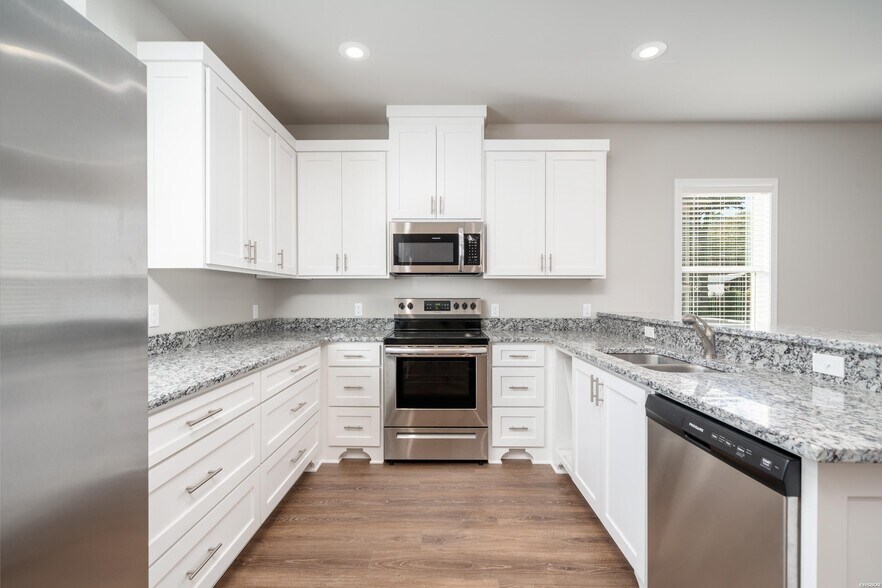 More Photos Of 102 & 106 Cheyenne St, Hot Springs National Park Apartments For Sale