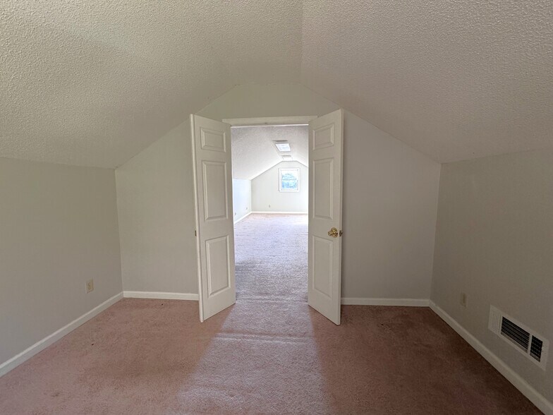 More Photos Of 471 S Main St, Cleveland Office For Sale