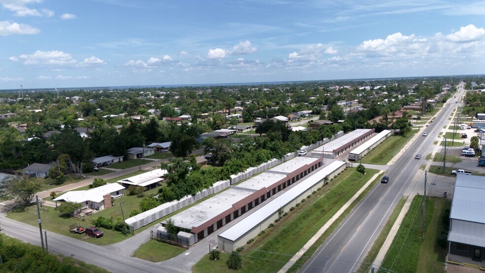 More Photos Of 1717 Frankford Ave, Panama City Self Storage For Sale