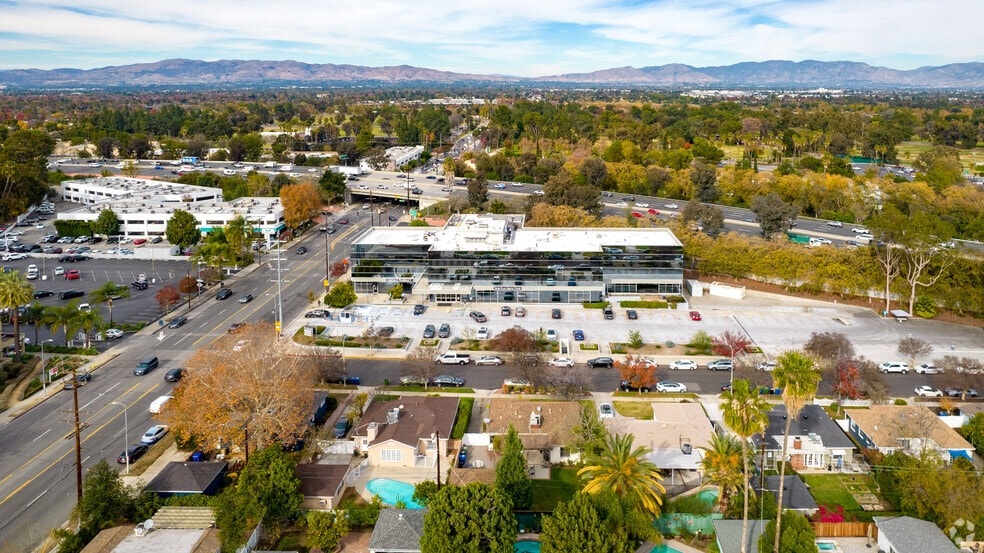 More Photos Of 5400 Balboa Blvd, Encino Medical For Lease