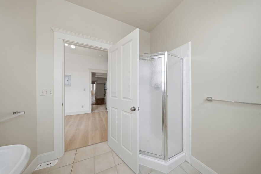 More Photos Of 561 Minna St, San Francisco Multifamily For Sale