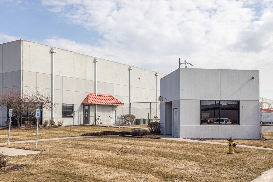 More Photos Of 1010 SE 54th St, Ankeny Distribution For Lease