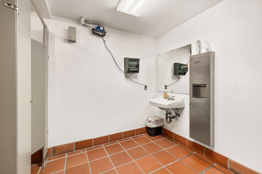 More Photos Of 73101 Highway 111, Palm Desert General Retail For Sale