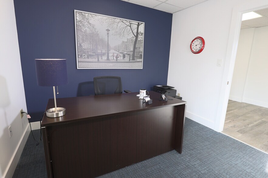 More Photos Of 322 Ballston Ave, Schenectady Office For Sale