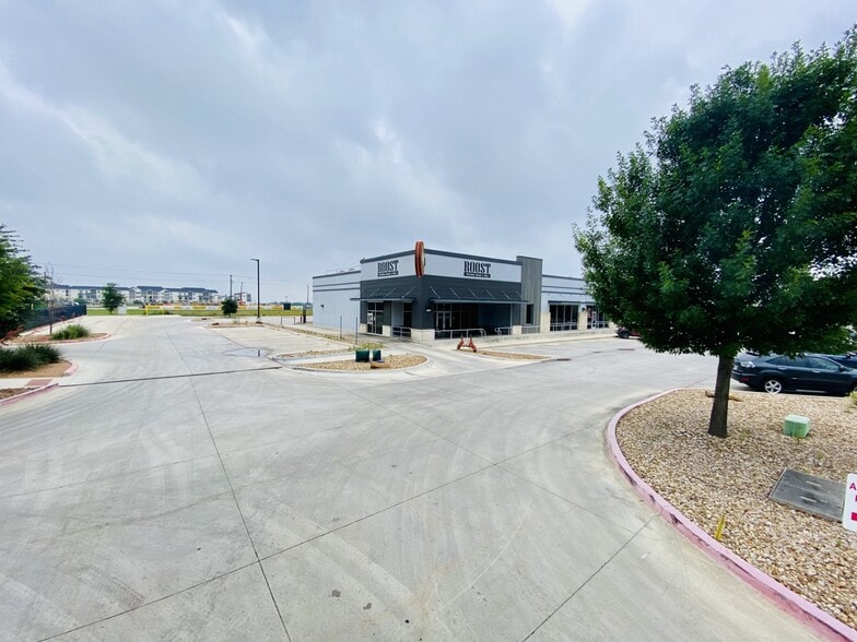 More Photos Of 2124 Gabriel's Place, New Braunfels Office For Lease