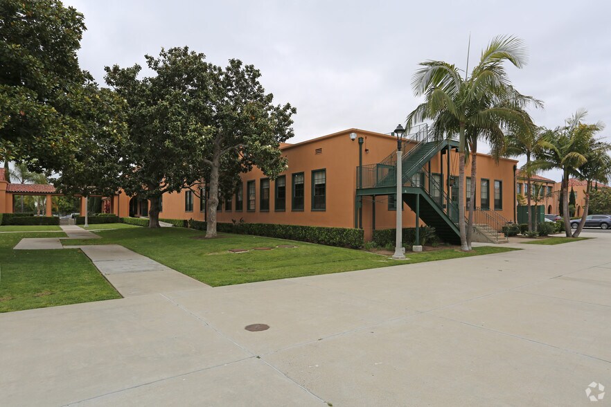 More Photos Of 2820 Roosevelt St, San Diego Storefront Retail Office For Lease