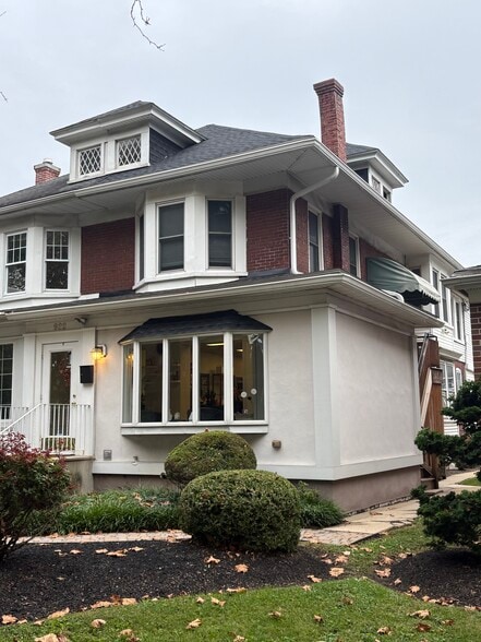 More Photos Of 922 Penn Ave, Wyomissing Office For Sale