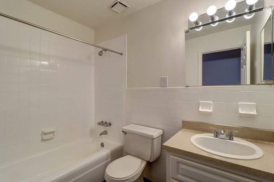 More Photos Of 7011 San Ramon Pl, Tampa Apartments For Sale