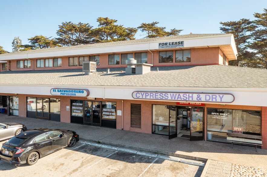 More Photos Of 3056 Del Monte Blvd, Marina General Retail For Lease