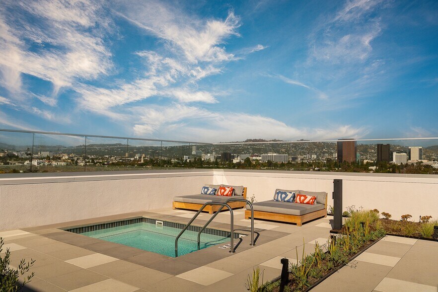 More Photos Of 5935 W Pico Blvd, Los Angeles Apartments For Lease