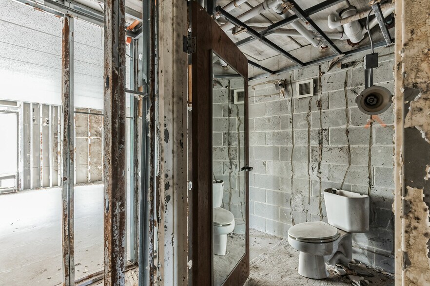 More Photos Of 24058 Sussex Hwy, Seaford Hotel For Sale