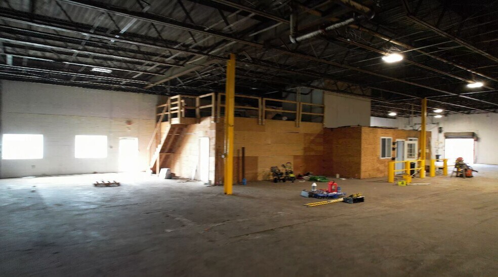 More Photos Of 333 Crestwood Dr, Mountain Top Manufacturing For Sale