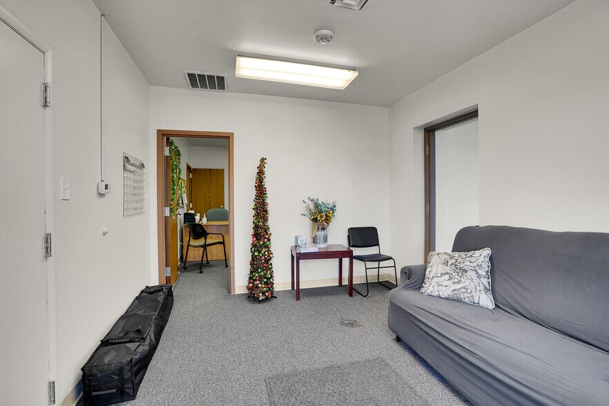More Photos Of 330 Park Ave, Fort Lupton Office For Lease