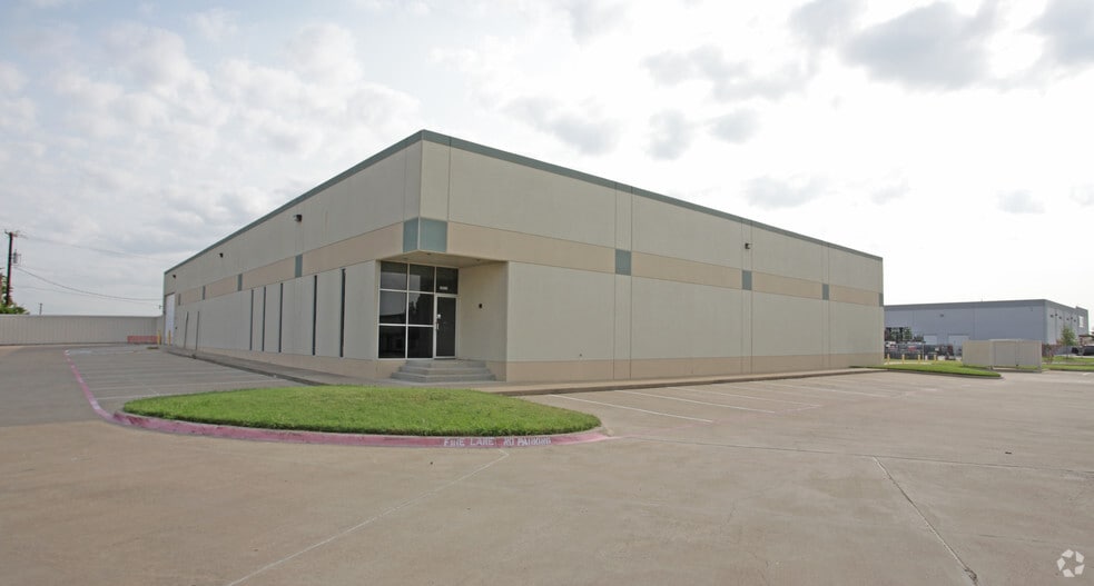 Primary Photo Of 2922 Alouette Dr, Grand Prairie Warehouse For Lease