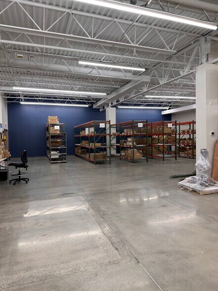 More Photos Of 300 Foxborough Blvd, Foxborough Light Manufacturing For Lease