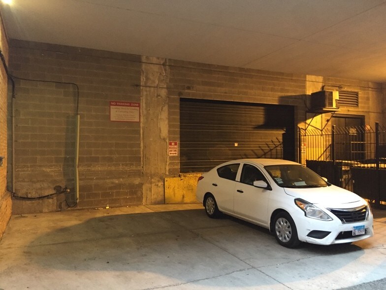 More Photos Of 1327 W Washington Blvd, Chicago Loft Creative Space For Lease
