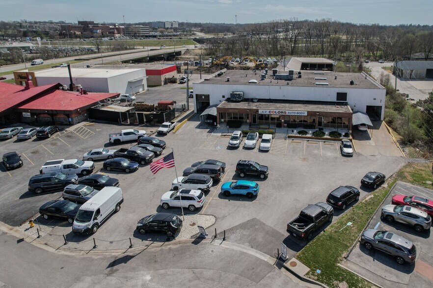 More Photos Of 2005-2007 W 103rd Ter, Leawood Service For Sale