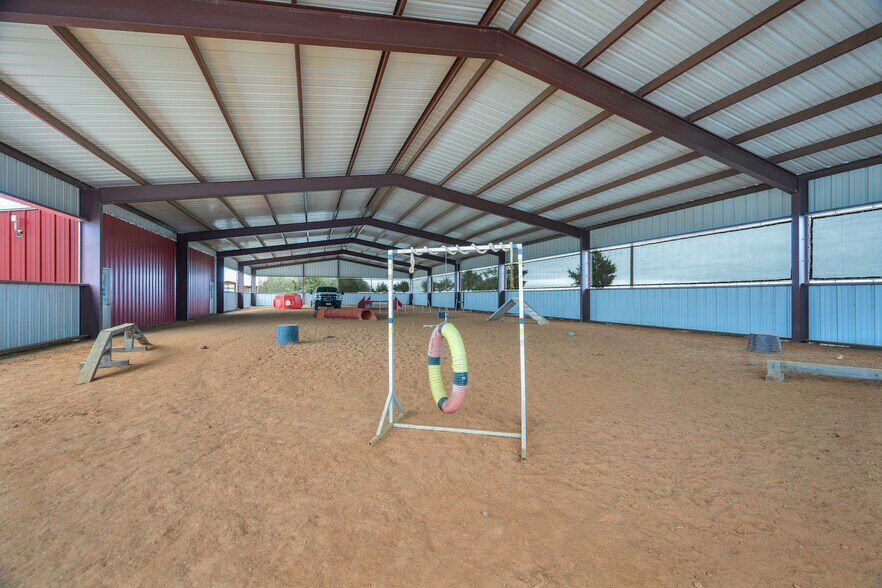 More Photos Of 10963 E US Highway 82, Windom Specialty For Sale