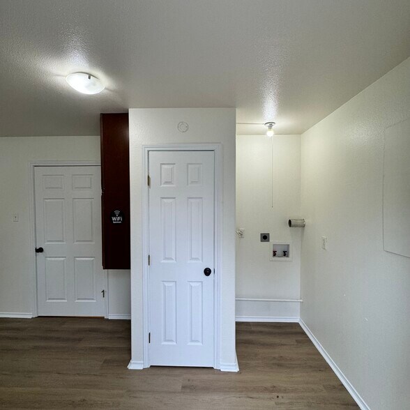 More Photos Of 143 N West St, Bertram Flex For Sale