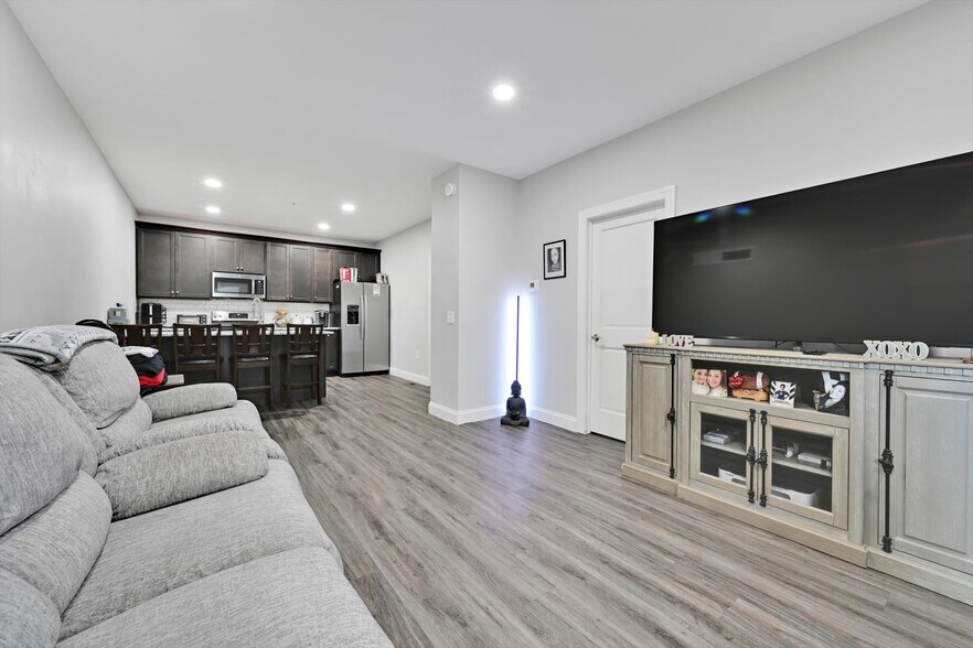 More Photos Of 236 W Market St, Jonestown Multifamily For Sale