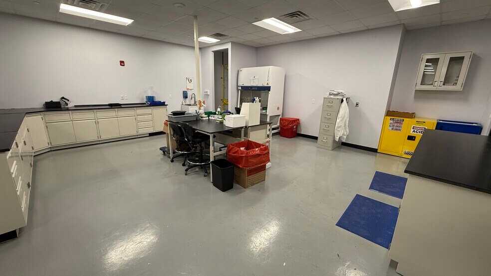 More Photos Of 2550 Brodhead Rd, Bethlehem Flex For Lease